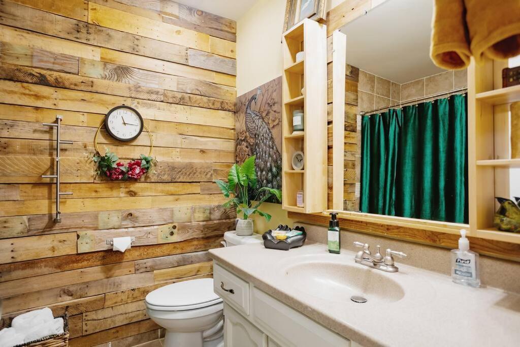 Becky & Marvels 420 Stay - Private Room Kansas City Exterior foto